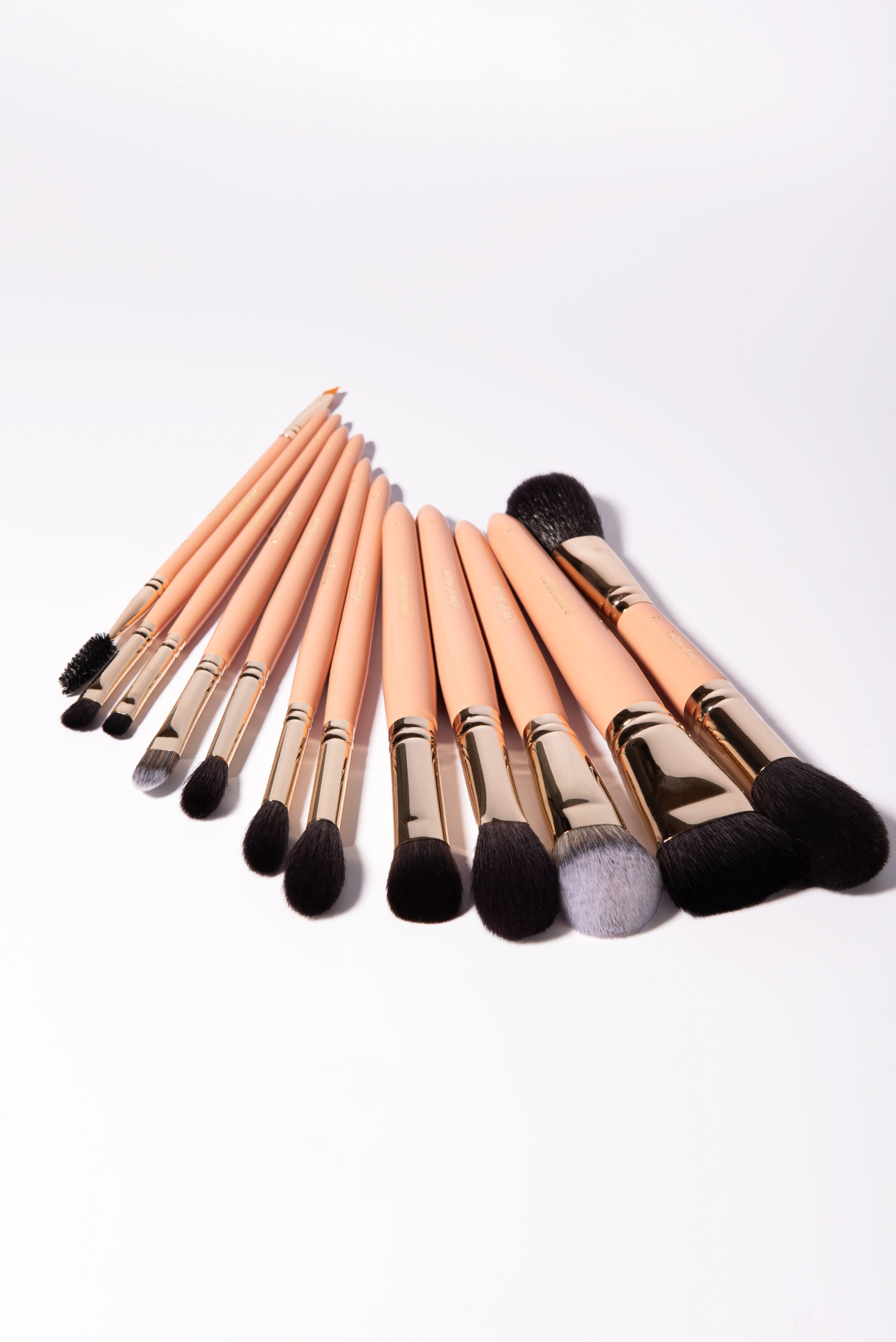 Pinceau Highlighter multifonction • 1 ACHETÉ, LE 2ᵉ OFFERT